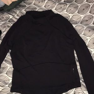 Black cropped tight lululemon top